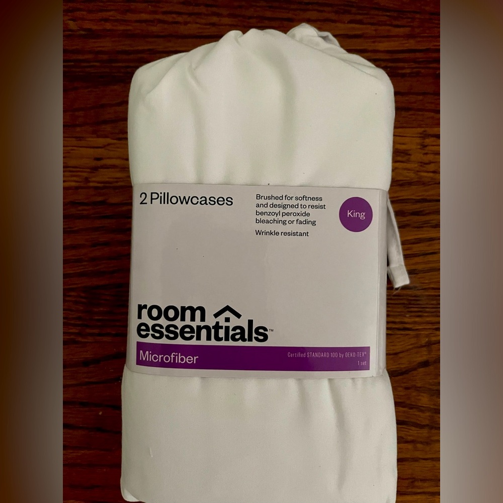 Room Essentials Microfiber 2 pack King pillowcases